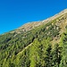 Auch die sanfte Fahrt zu Tal im Sessellift bietet nochmals beste Aussicht. Die Gelbfärbung der Lärchen lässt noch etwas auf sich warten.