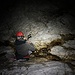 nochmal Wasser auffüllen im Schein der Lampen