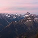 Namloser Wetterspitze (2553 m) & Co. im rosafarbenen Morgenhimmel.