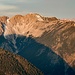 Hinter dem Großen Roßzahn (2356 m) versteckt sich der Hochvogel (2594 m).