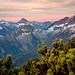 Lechtaler Alpen: Namloser Wetterspitze (2553 m) und Knittelkarspitze (2378 m).