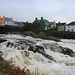 Der Sneem River tost mitten durch die Ortschaft
