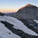 Blick zurück über das Schneefeld; hinten das Balmhorn