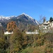 Ortsteil Salviggia in den warmen Farben dieses Spätherbsttages. Im Hintergrund Monte Teggiolo und Punta Valgrande.