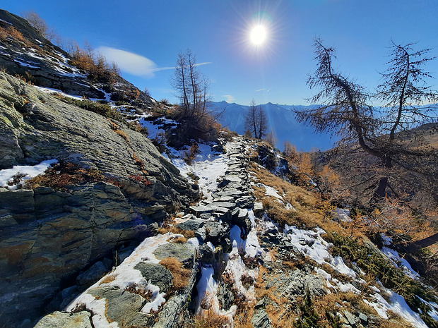 Retour au bisse de Bruwasser, ici enterré. 