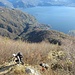 Intanto il panorama sull’alto Lago Maggiore si amplia sempre di più; in centro foto Cannero Riviera, da cui siamo partiti, e più sopra già nel bosco, il borgo di Oggiogno.