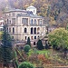 Eine der stattlichen Villen im Umfeld des Schlossgeländes