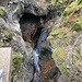 ... mit Tiefblick zu den sehr sehenswerten Erosionsformen
