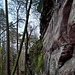 Am Dretschfels entlang geht's bergab.