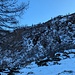 A Q1820 il bivio, lasciamo il sentiero che sale verso la cima di Cugn o il passo S.Jorio per deviare a sinistra verso la valle della Roggiasca, e qui cominicano i veri problemi