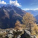 ein weiterer Tiefblick - mit Stausee Ferden;
hoch über dem Tal Wilerhorn und Hogleifa
