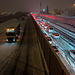 Donnerstag den 21. November 2024: Blick auf die verschneite Autobahn. Es gab an einem Abend 43cm Neuschnee - ein neuer Rekord seit den Aufzeichnungen! Wobei es zu massiven Staus kam. Bergauf liessen die Lastwagenfahrer die LKW's im Neuschnee stehen.