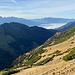Unterwegs zwischen Nospitz und Tälihöhi - Seitenblick über die Westflanke, Samina- und Rheintal u. a. zu Alvier und Alpstein.