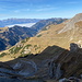 Im Abstieg vom Naafkopf - Blick in Richtung Rheintal/Alpstein. Auch das Alpsträßchen zum Bettlerjoch ist gut zu erkennen.