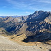 Im Abstieg vom Naafkopf - Blick nach Vorarlberg, u. a. mit Fundelkopf, Nenzinger Himmel (links) und Panüeler Kopf (rechts). Hinten lugt auch die Schesaplana hervor.