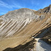 Unterwegs zwischen Bettlerjoch/Pfälzerhütte und Alp Gritsch - Auf breitem Alpsträßchen, das auch gern per Rad befahren wird (z. B. ab Steg).