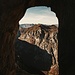 Ausblick durch die Höhle der "Küssenden Katzen"