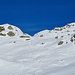 <b>Incrocio i primi sciatori, partiti prima di me, che mi rassicurano sulla buona qualità e sullo  spessore della neve; essa ricopre sufficientemente i sassi lungo la traccia.</b>