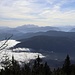 südostwärts, unten links drückt der Nebel von Norden herein