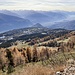 Tiefblick auf Crans-Montana; im nahen Hintergrund Le Châtelard