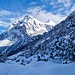 Tief verschneite Landschaft mit dem mächtigen Schiesshorn