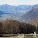 Intanto il panorama si apre sulla testata del Lago Maggiore e sul Piano di Magadino.