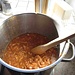 Si scalda il piatto principe di oggi: trippa con fagioli.