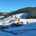 Und hier kommen wir im kühlen Schatten an die Piuskapelle zurück.