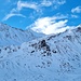 <b>Lancio spesso degli sguardi alla mia sinistra, sulla lunga teoria di cime che separa la Val Bedretto dalla Val Bavona e dalla piemontese Val Formazza. </b>
