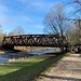 Brücke einer (stillgelegten?) schlaufenfömigen Bahnstrecke.<br /><br />