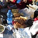E anche stavolta non sono mancati il panettone, la torta sbrisolona, i cioccolatini, ecc., d’altronde bisogna reintegrare le energie spese…