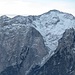 Bella zoomata sul versante nord del Grignone, dove si vede bene la pietraia finale del Canalone dello Zapel (che avevo percorso un paio di anni fa) che sbuca tra il Pizzo della Pieve e la Cima del Palone, su cui siamo saliti a settembre di quest’anno.