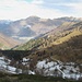 Arrivati alla Bocchetta d’Olino, sulla nostra sinistra possiamo vedere tutta la Val Marcia (tributaria della Val Varrone) e il paese di Premana, famoso per la lavorazione dei metalli e della coltelleria in generale.