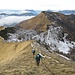Gruppo allungato sull’ultimo tratto di ripida salita verso la Cima di Agoredo.