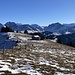 auf dem Gratrücken zur Rast bei der Hütte ...