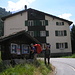 Das schmucke Walliser Dorf Randa, wo wir schwerbepackt starteten