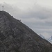 Jochen beginnt den Abstieg (MaxZoom, hinten Silvretta-Berge)