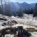 Abstieg auf dem nicht aperen Wanderweg
