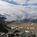 Blick nach Süden ins umwölkte Val de la Mare.