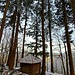 Dahinter steht der Pavillon der Mathildenruhe.