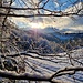 Klosteralp, in der Sonne steht der hohe Bantigerturm.