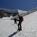 Einige Eisbrüche umgeht der Normalweg im weiten Bogen