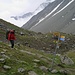 Im Abstieg nach Arolla – wenig später hat uns das Gewitter eingeholt..