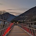 il comodo e scenografico ponte pedonale 