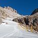 Weiter oben befindet sich Kunstschnee auf der Piste.