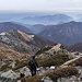 in discesa verso la Colma di Belmello e Casa dell'Alpino