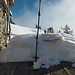 poco oltre i 40 cm. sul tavolo, decisamente di più altrove