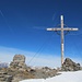 ..... dann ist der Gipfel erreicht. Das mächtige Kreuz steht übrigens unterhalb des höchsten Punktes - vermutlich, damit es vom Tal aus sichtbar ist.