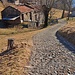 la bella mulattiera verso Esino