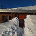 come ben si vede, porta e finestra (e l'altra finestra della cucina lato sinistro sono sgomberate dalla neve (per ora)